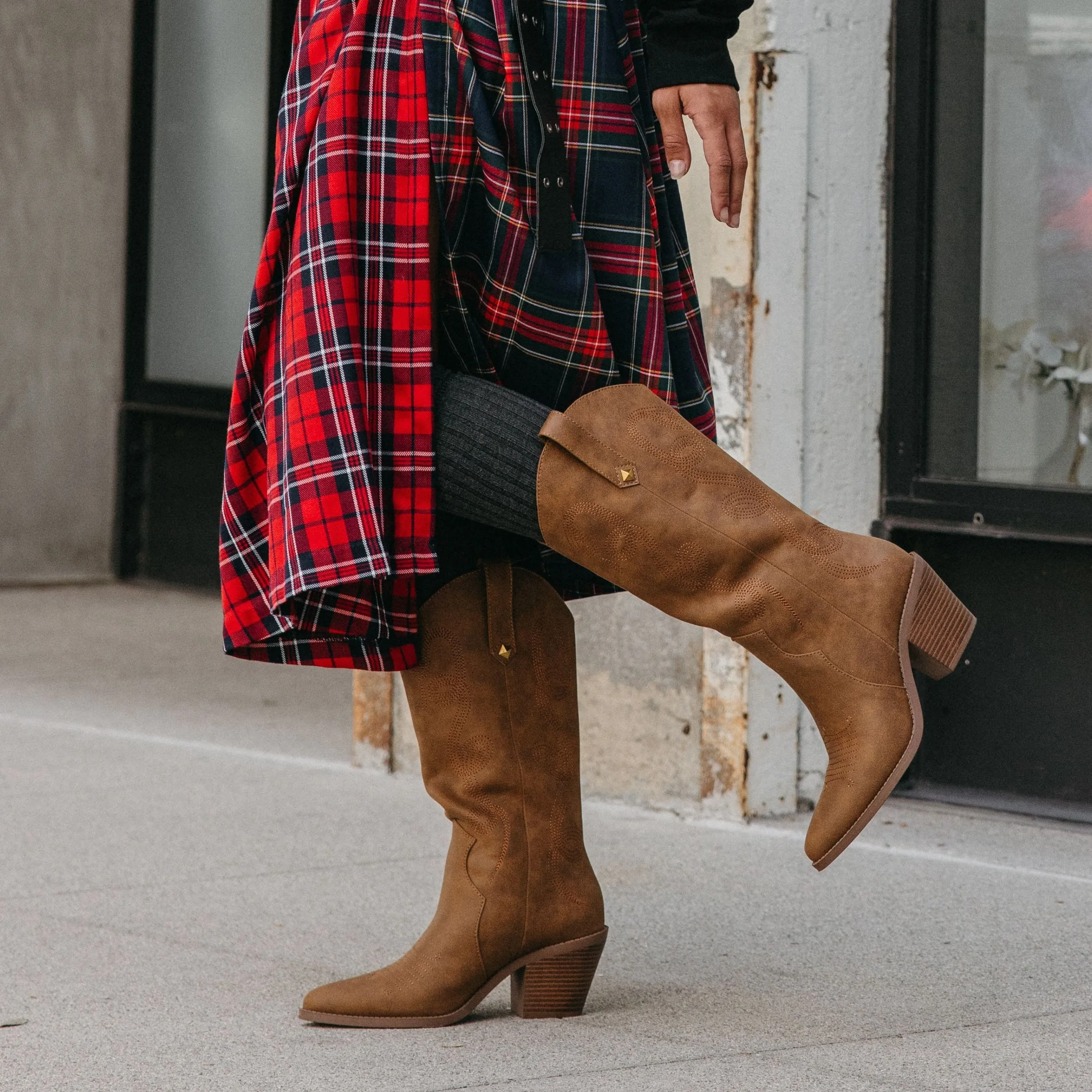 Feria Walnut Western Boot