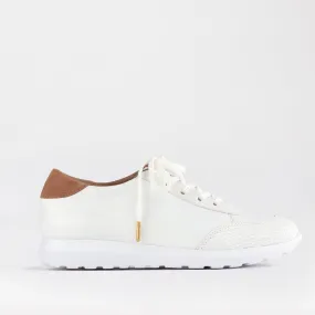 Lace-up Sneaker in White - 12594