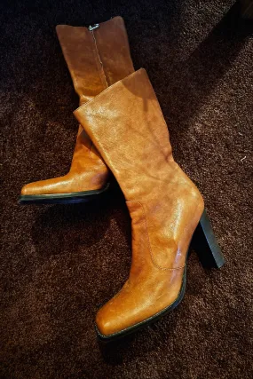 Lauryn Boot in Distressed Whiskey - Press sample