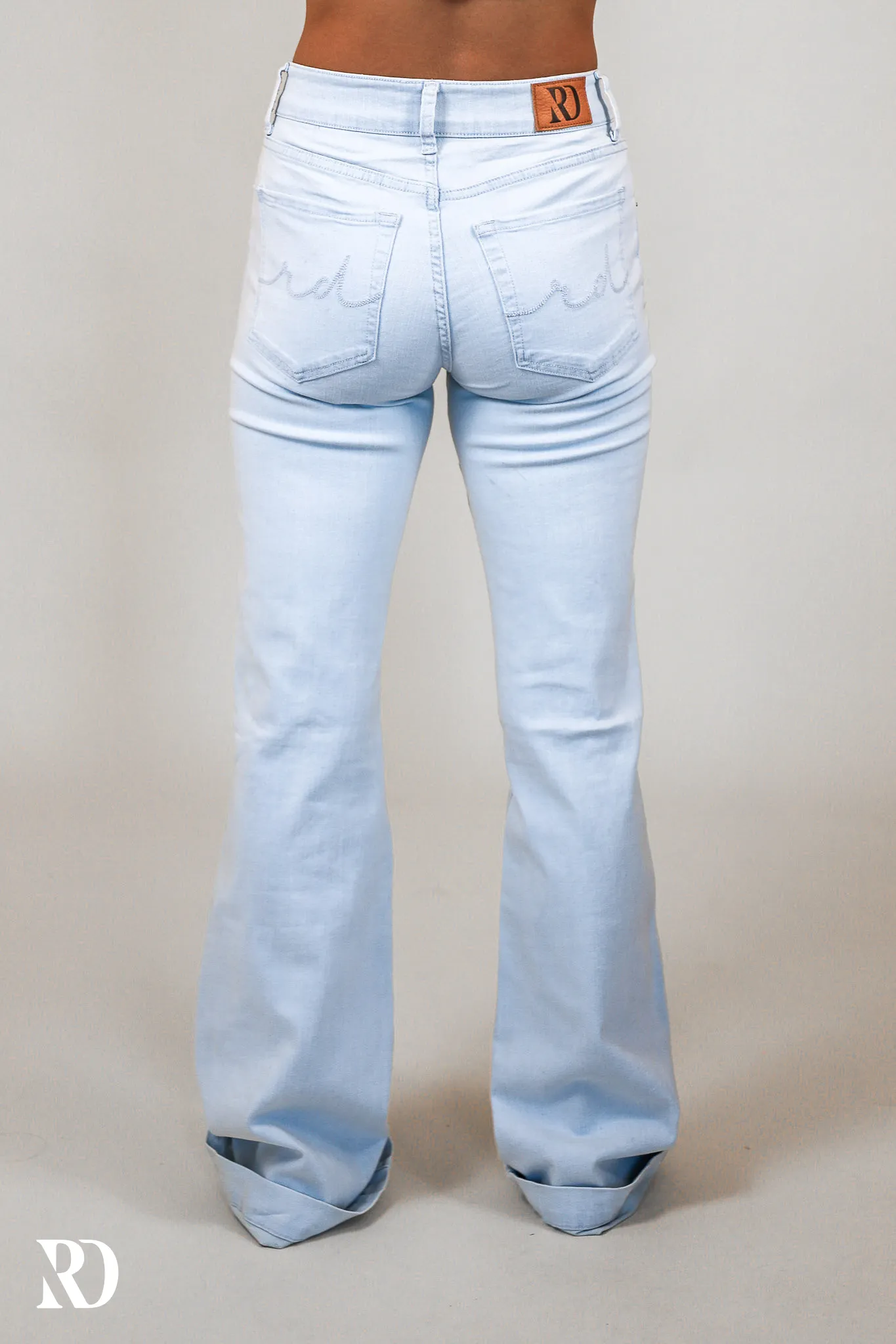 LIGHT WASH DISTRESSED SIGNATURE TROUSER DENIM